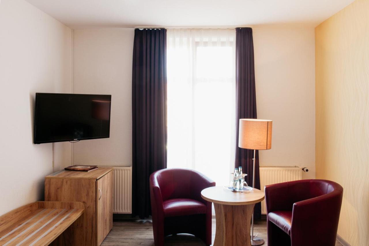 Hotel & Restaurant "Deutscher Kaiser" Perleberg Extérieur photo
